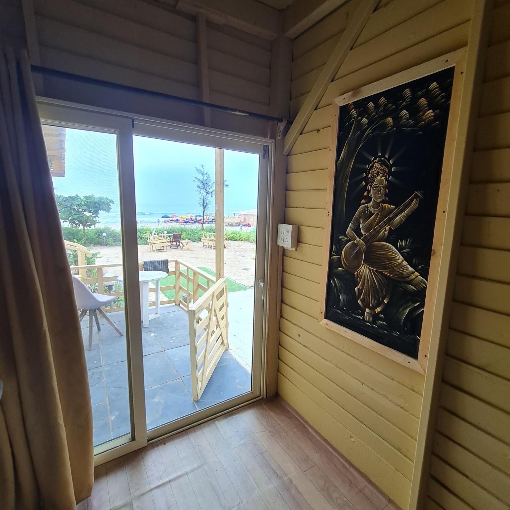 Love Temple Beach Resort Arambol Exterior photo